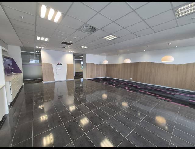 1,418M² OFFICE TO LET IN SANDTON CENTRAL